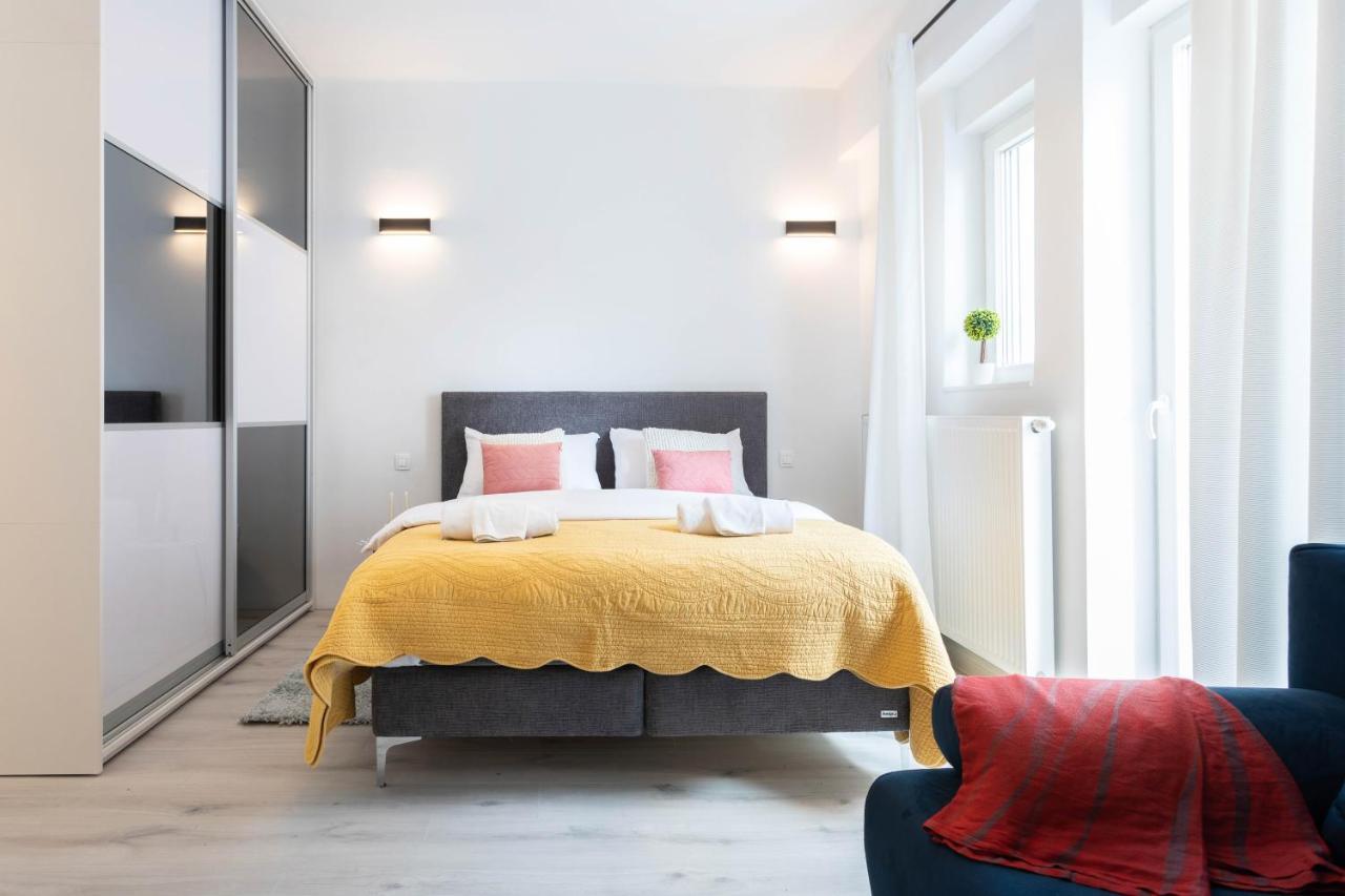Design City Center Apartments Near Park Zrinjevac Zagabria Esterno foto