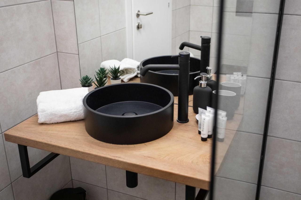 Design City Center Apartments Near Park Zrinjevac Zagabria Esterno foto