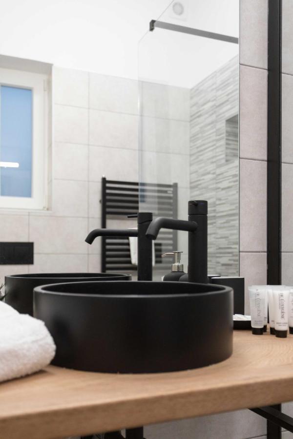 Design City Center Apartments Near Park Zrinjevac Zagabria Esterno foto